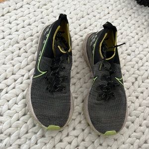 Nike - daisy print mens running shoes